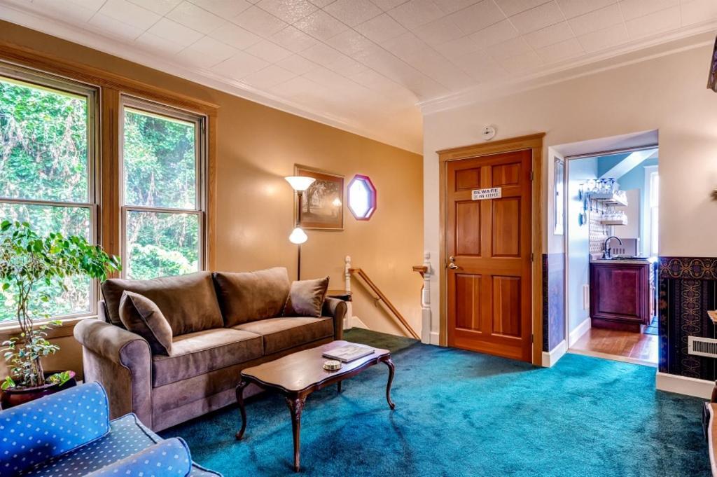 Astoria Painted Lady Historic Apt With River View! 外观 照片