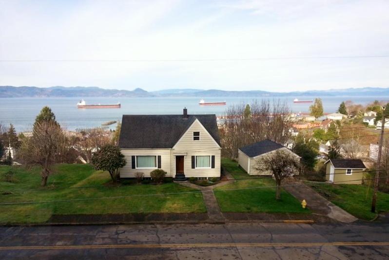 Astoria Painted Lady Historic Apt With River View! 外观 照片