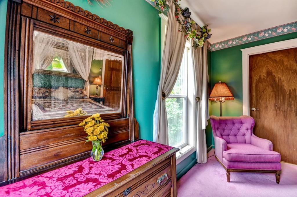 Astoria Painted Lady Historic Apt With River View! 外观 照片